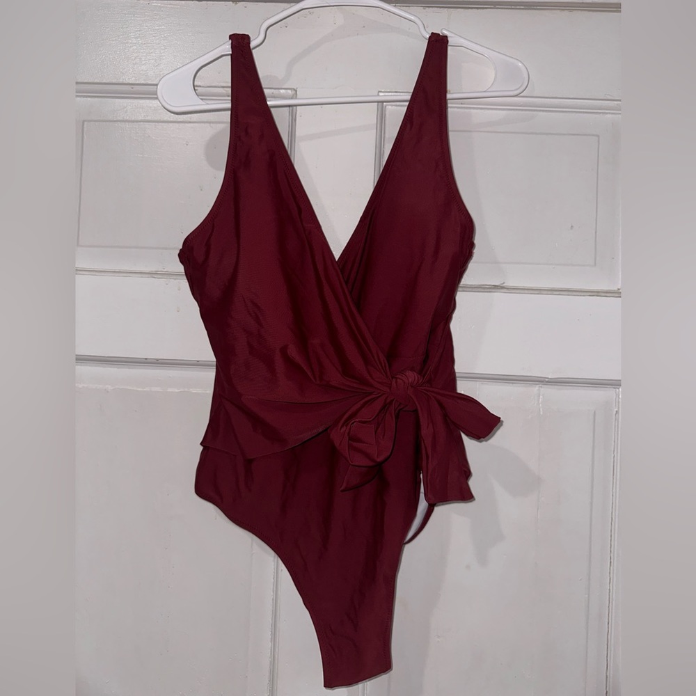 Cupshe tie front maroon one piece